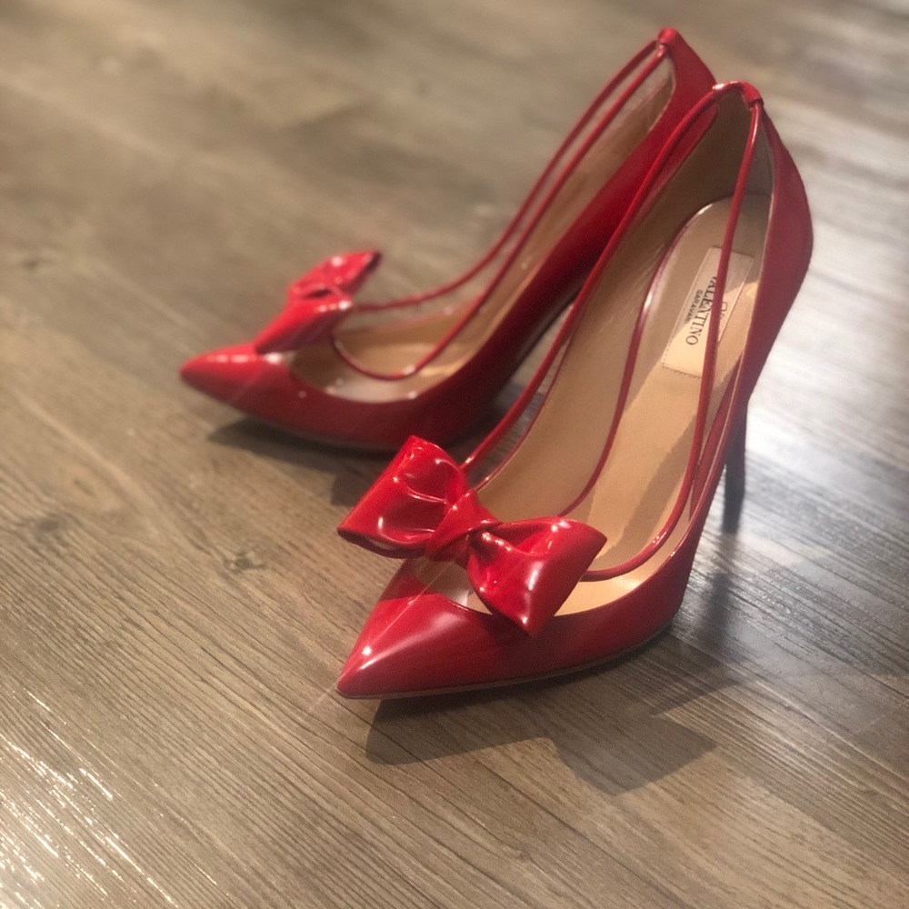 Valentino Patent Leather Rosso Pump detachable Bow